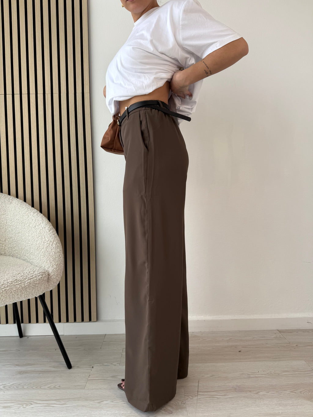 Pantaloni palazzo con cintura