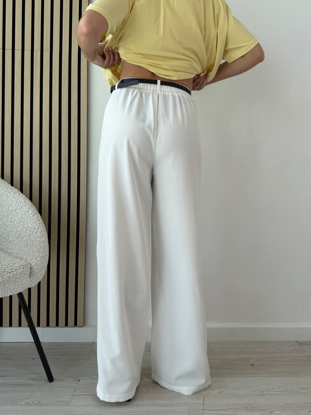 Pantaloni palazzo con cintura