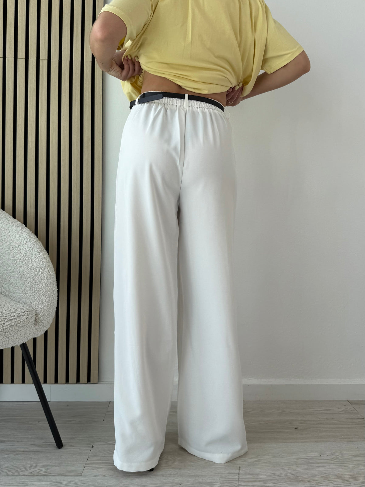 Pantaloni palazzo con cintura