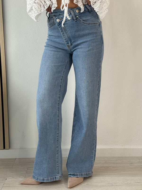Jeans bottone sfalzato