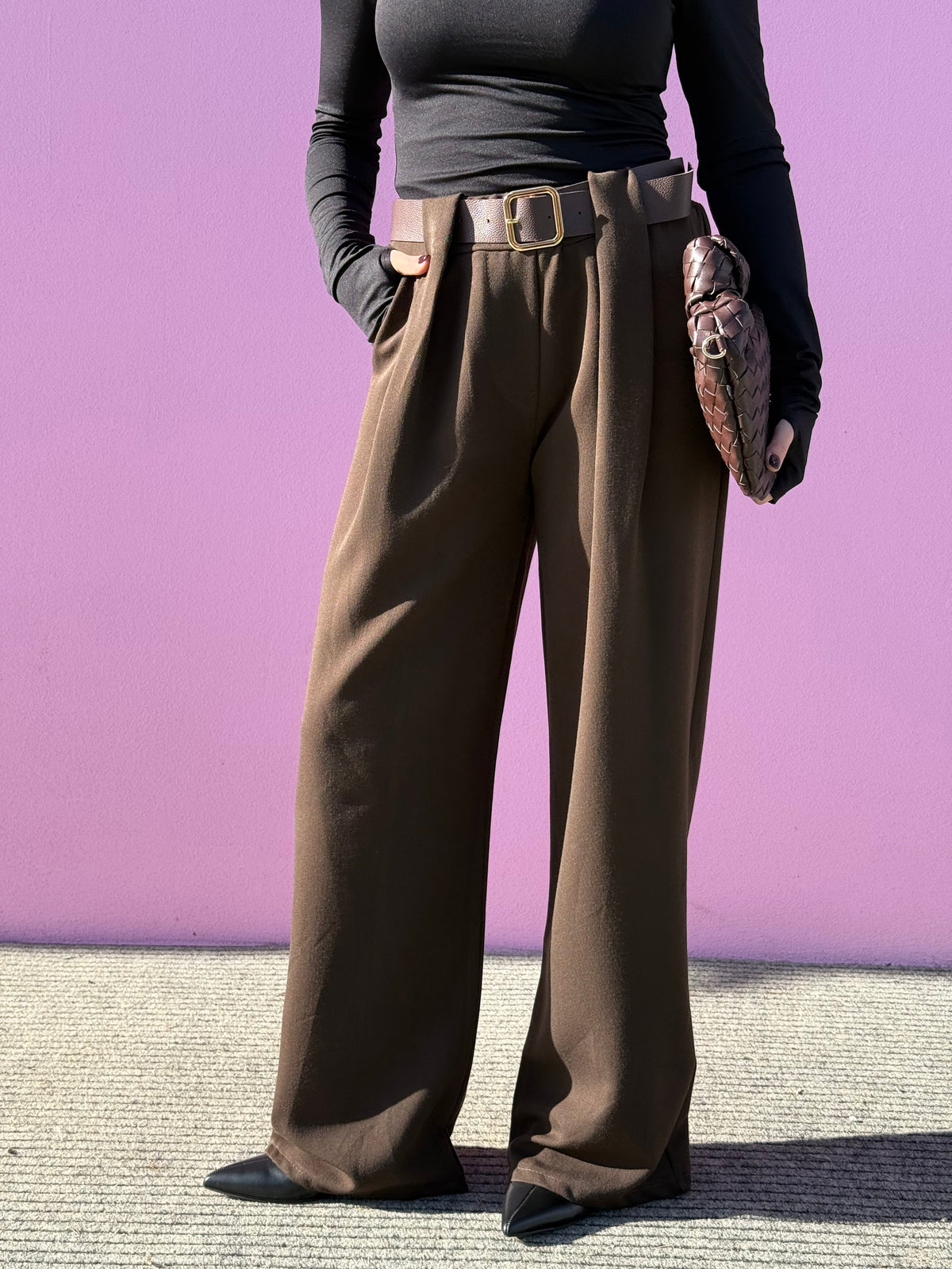 Pantalone palazzo con cinture
