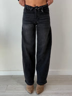 Jeans Ballon nero con risvolto in vita