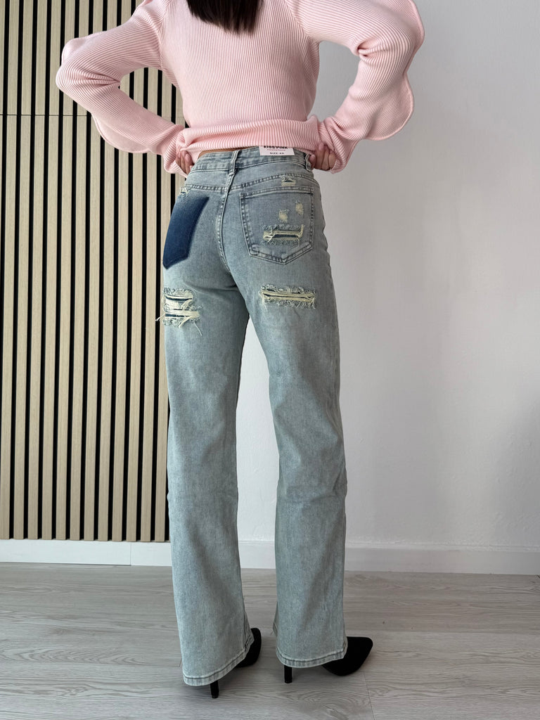 Jeans back destroyed