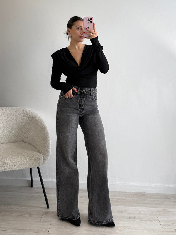 Maglia con scollo sciallato