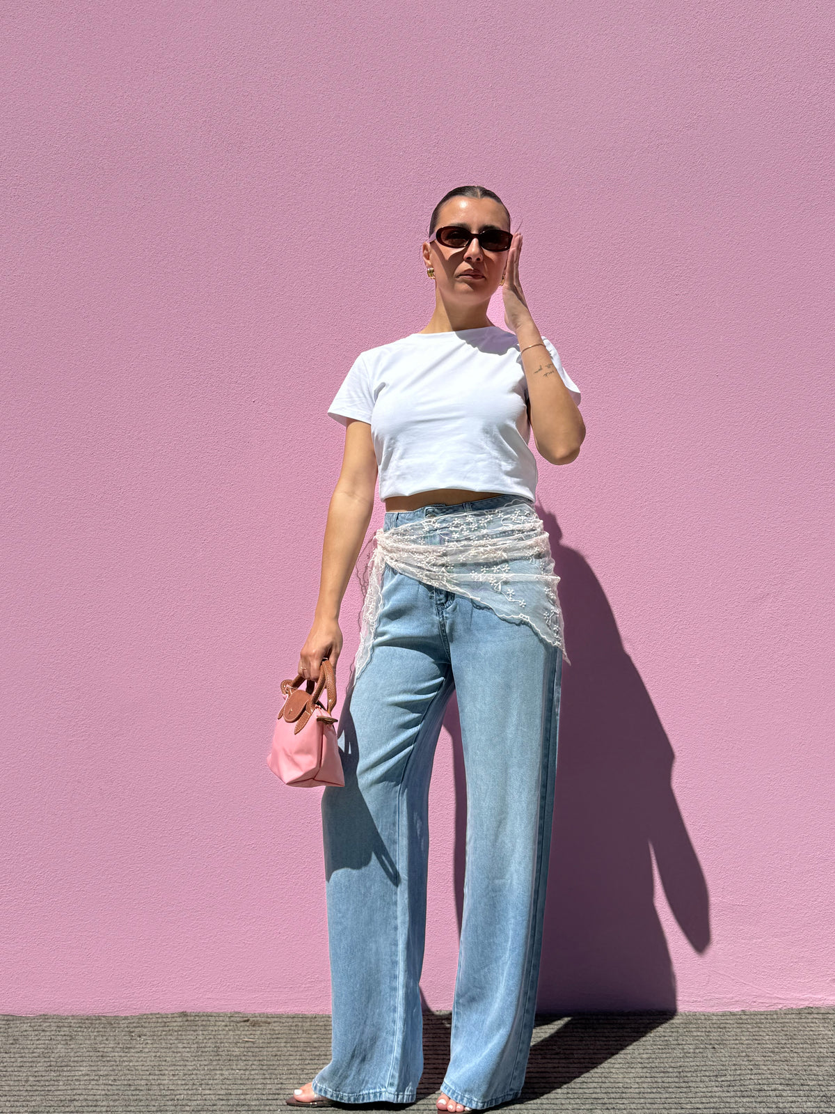 Jeans con bandana rosa