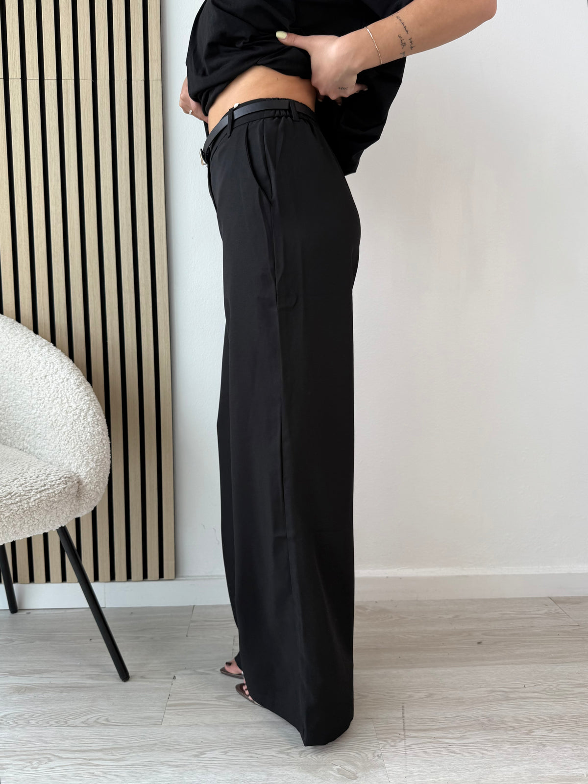 Pantaloni palazzo con cintura