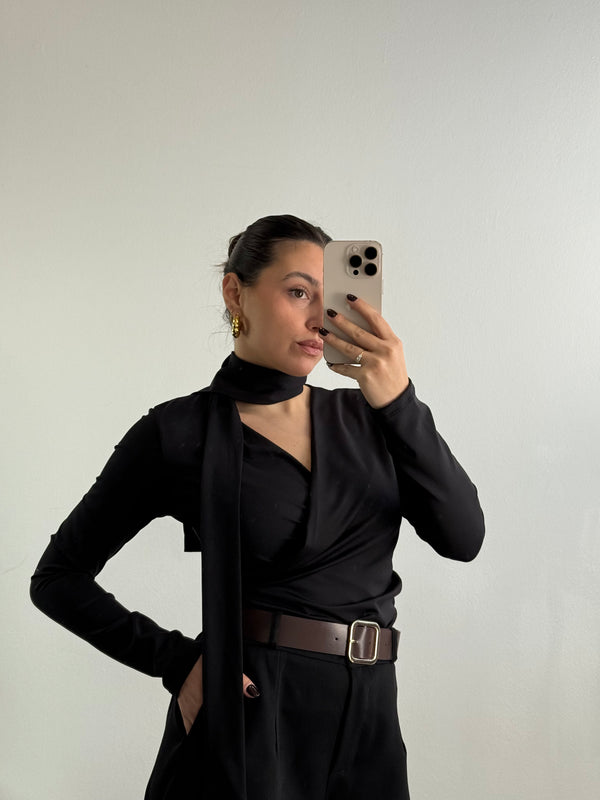 Maglia scollo a V con foulard