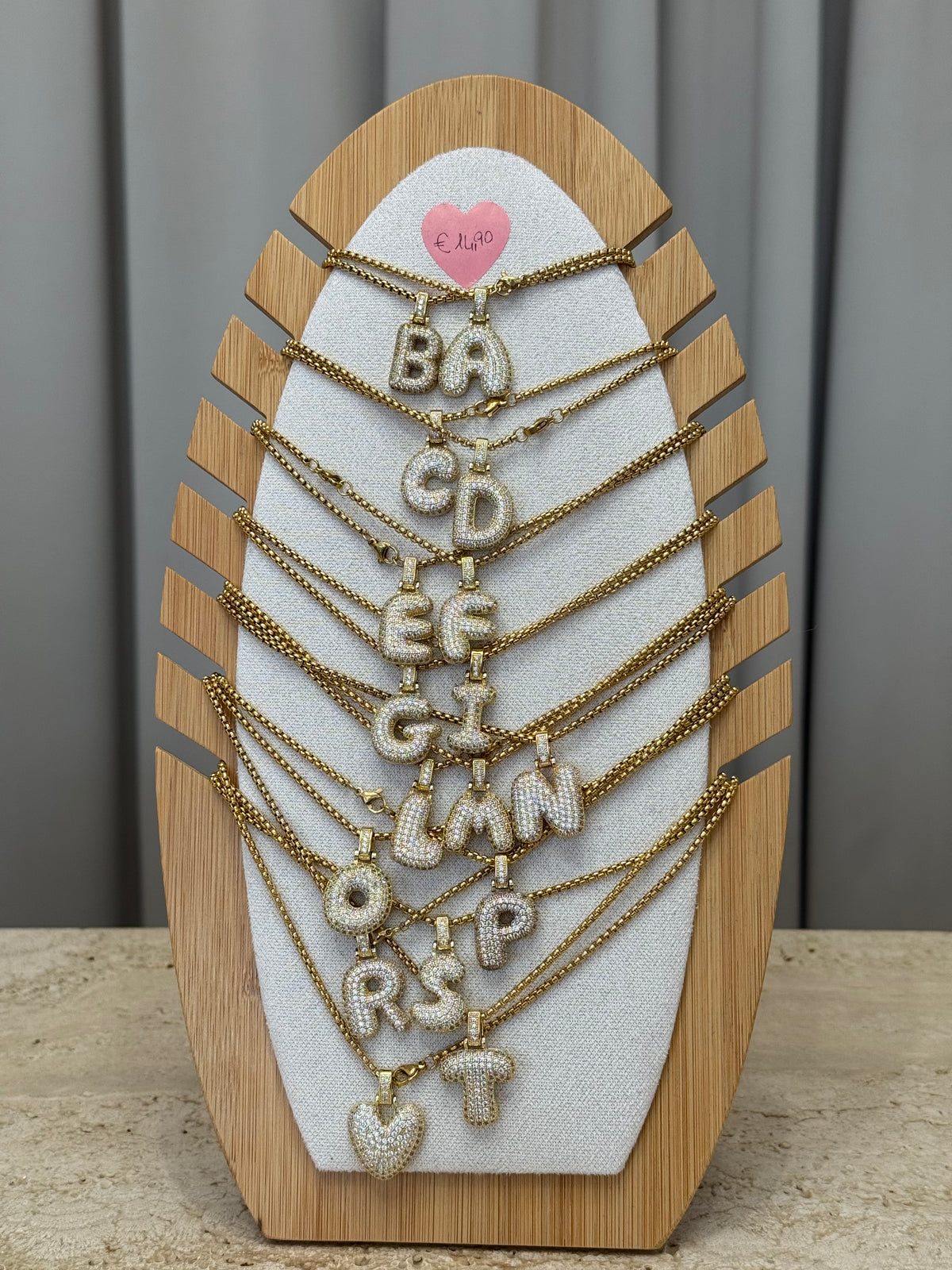 Collana lettera bombata
