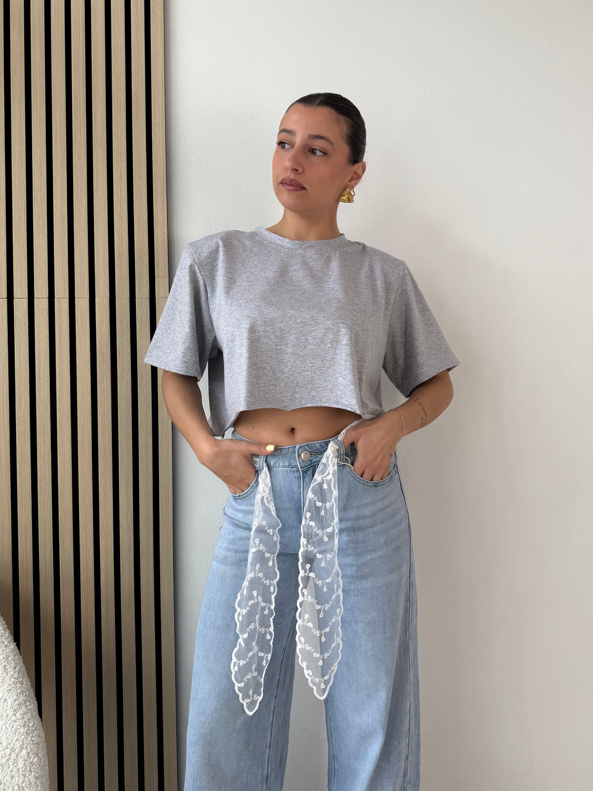 T-shirt crop spalline