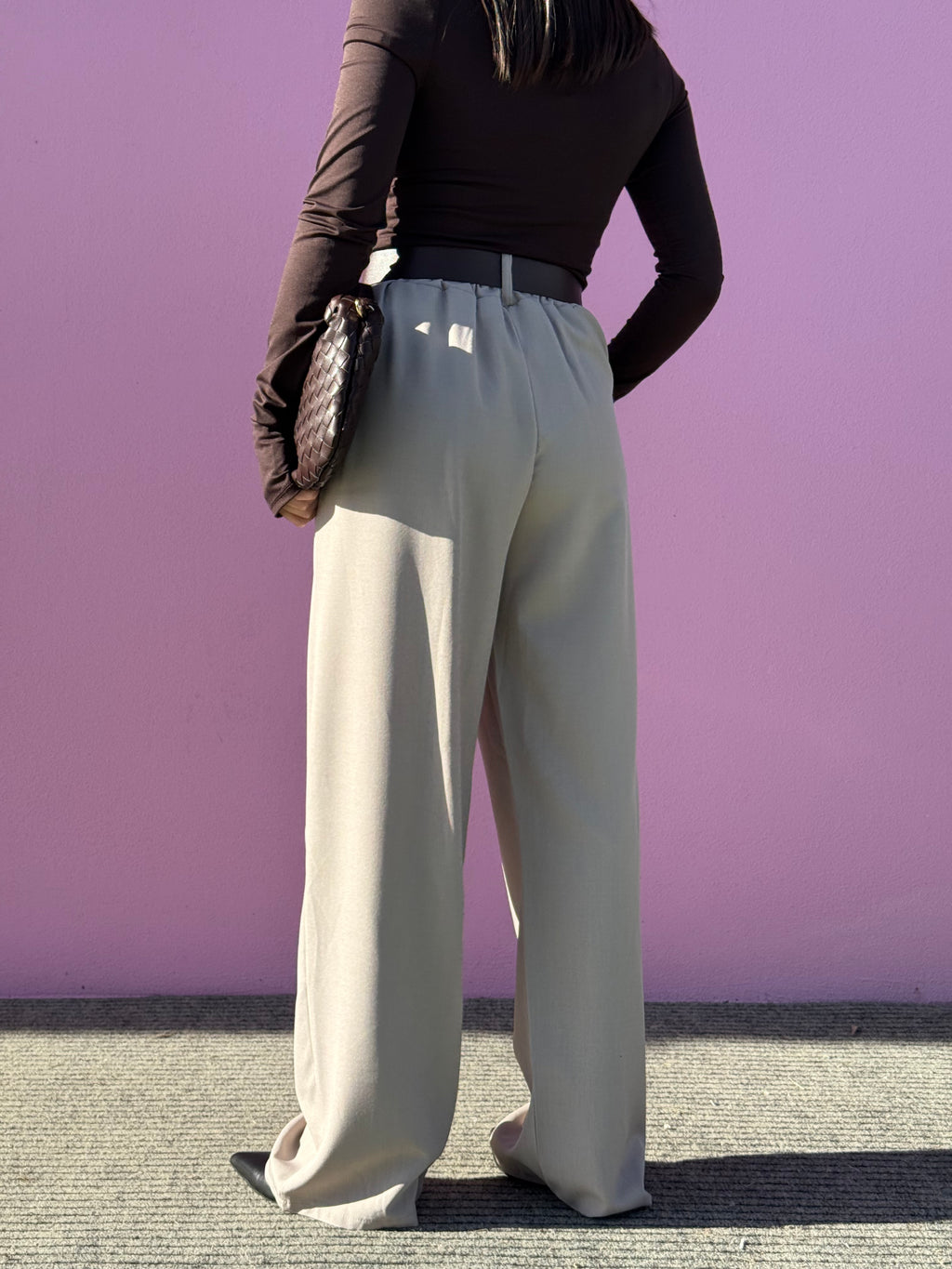 Pantalone palazzo con cinture