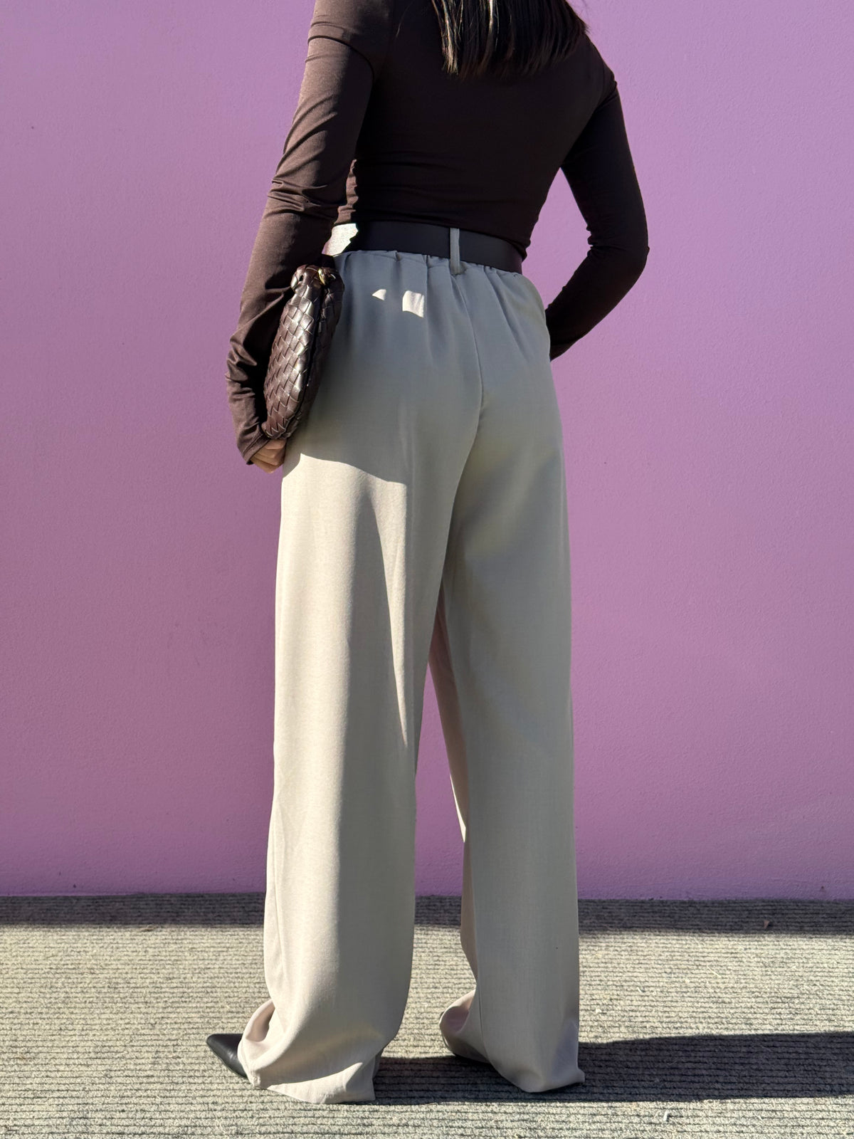 Pantalone palazzo con cinture