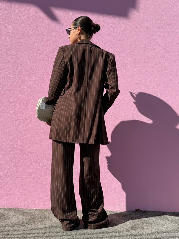 Tailleur gessato marrone