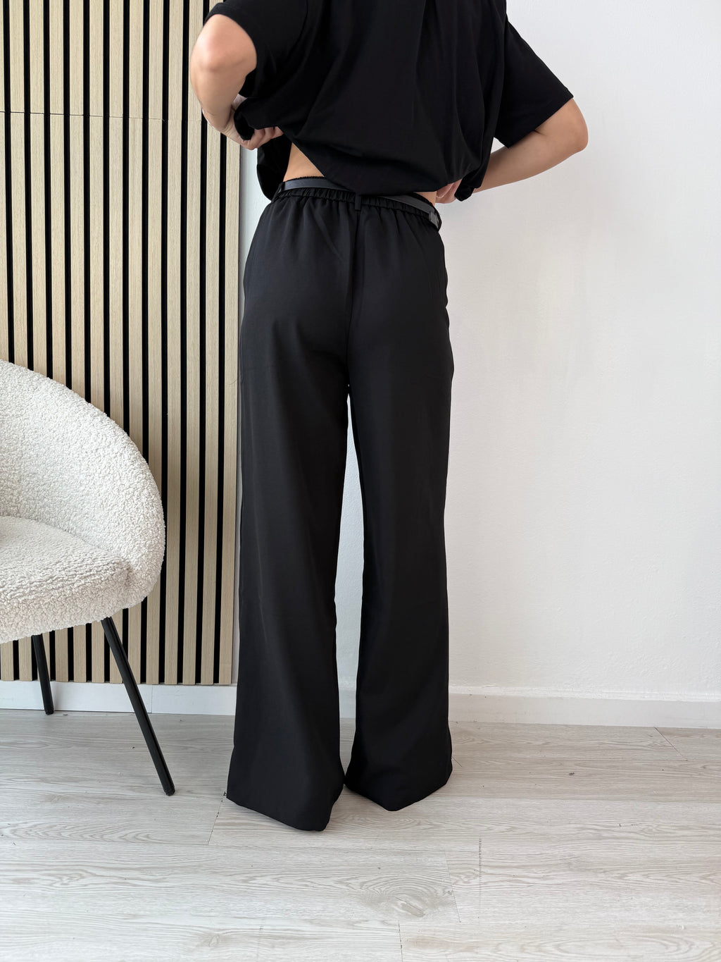 Pantaloni palazzo con cintura