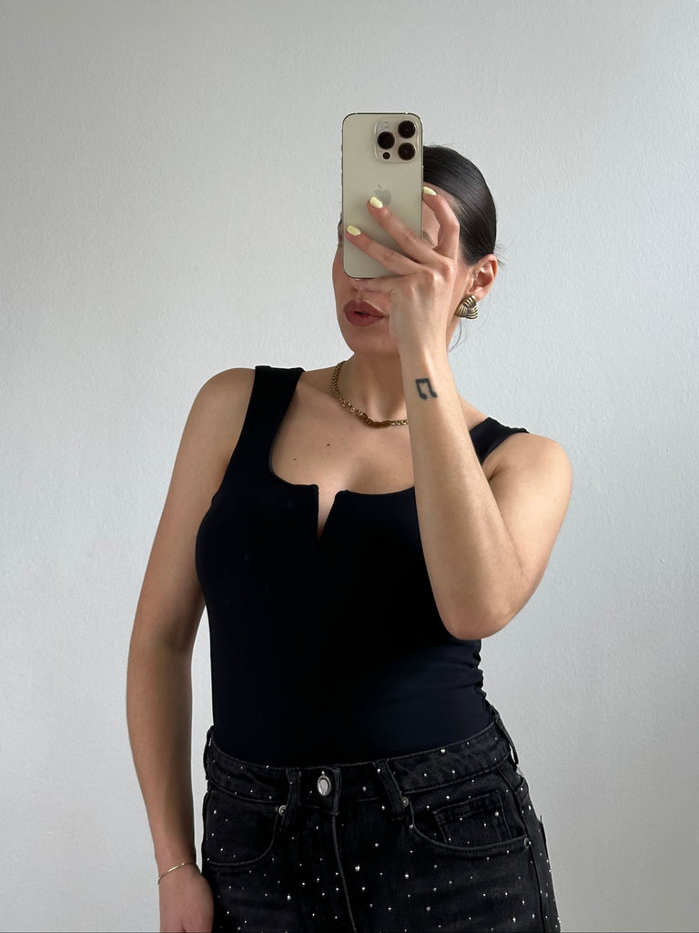 Body scollo a V