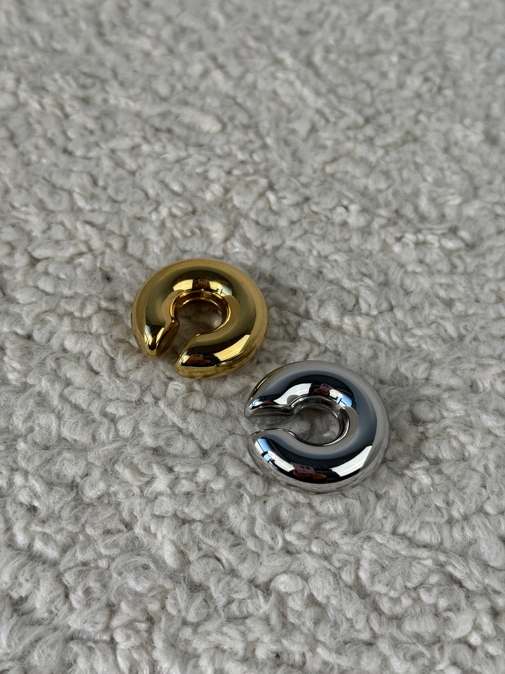 Ear cuff bombato
