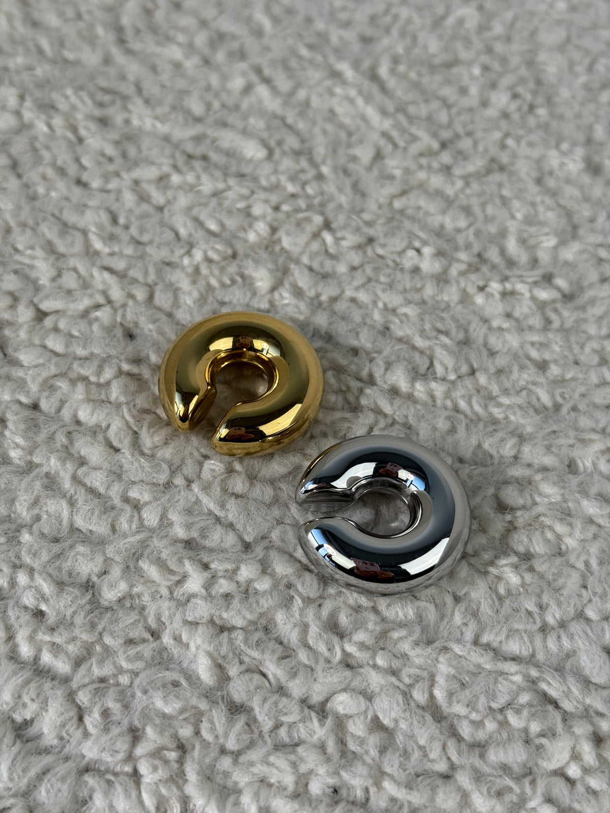 Ear cuff bombato