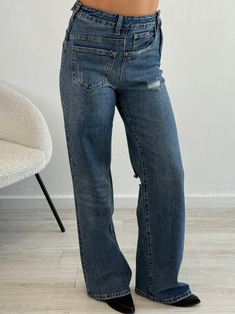 Jeans "è tutto al contrario"