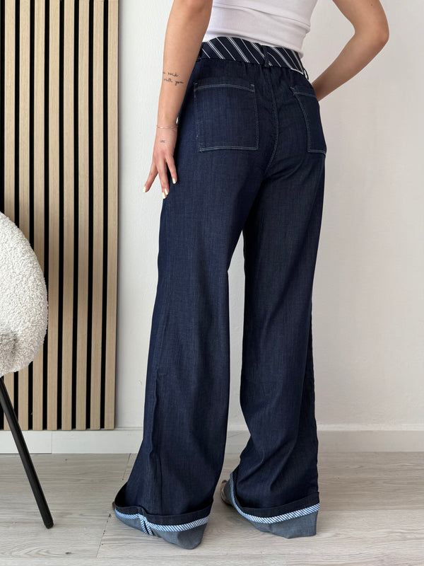 Jeans palazzo con cravatta