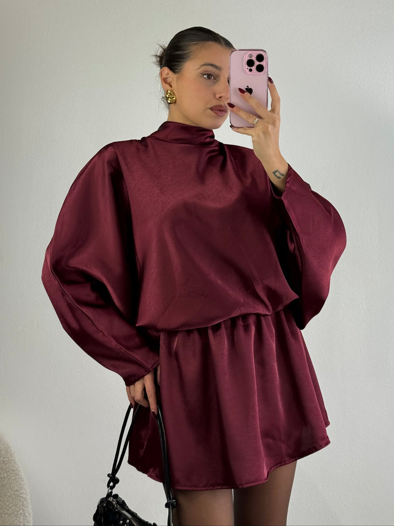 Abito in raso con fiocco