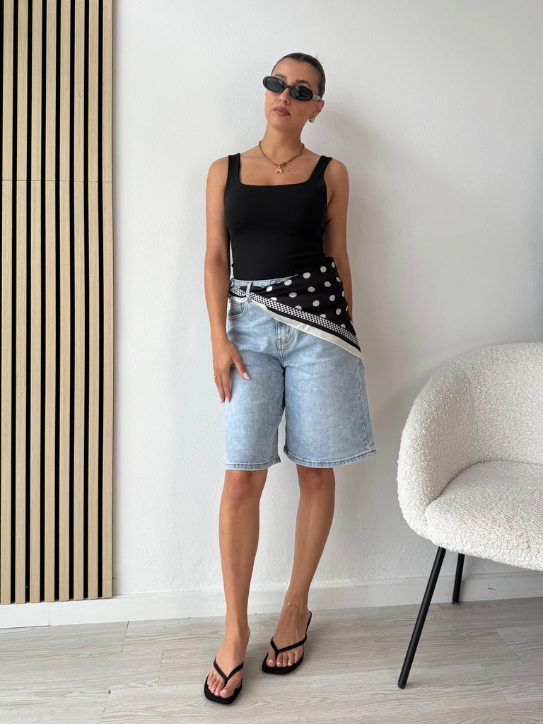 Bermuda di jeans