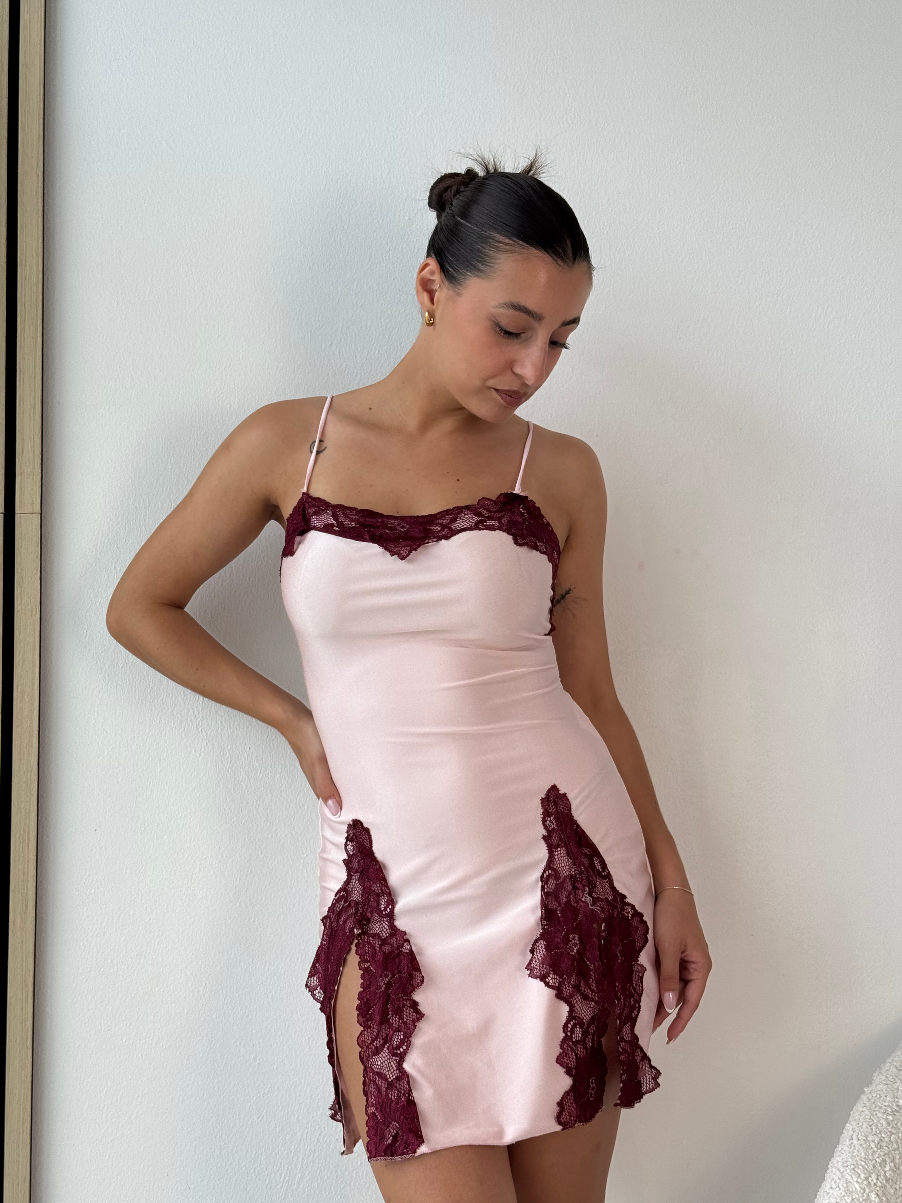 Abito pizzo contrast