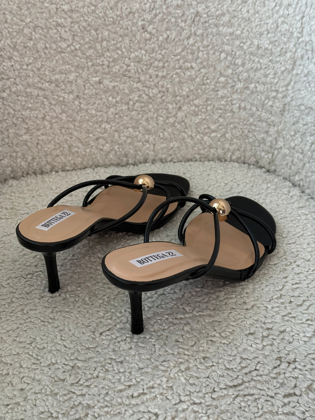 Sandalo minimal gold nero