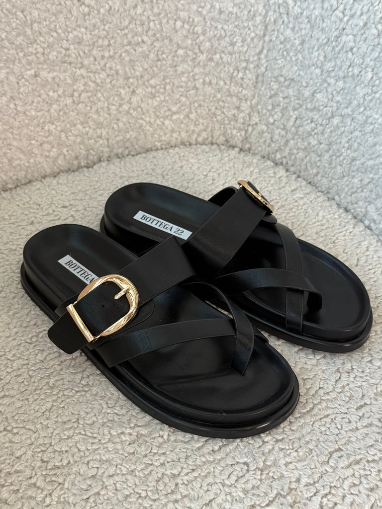 Sandalo fibbia oro