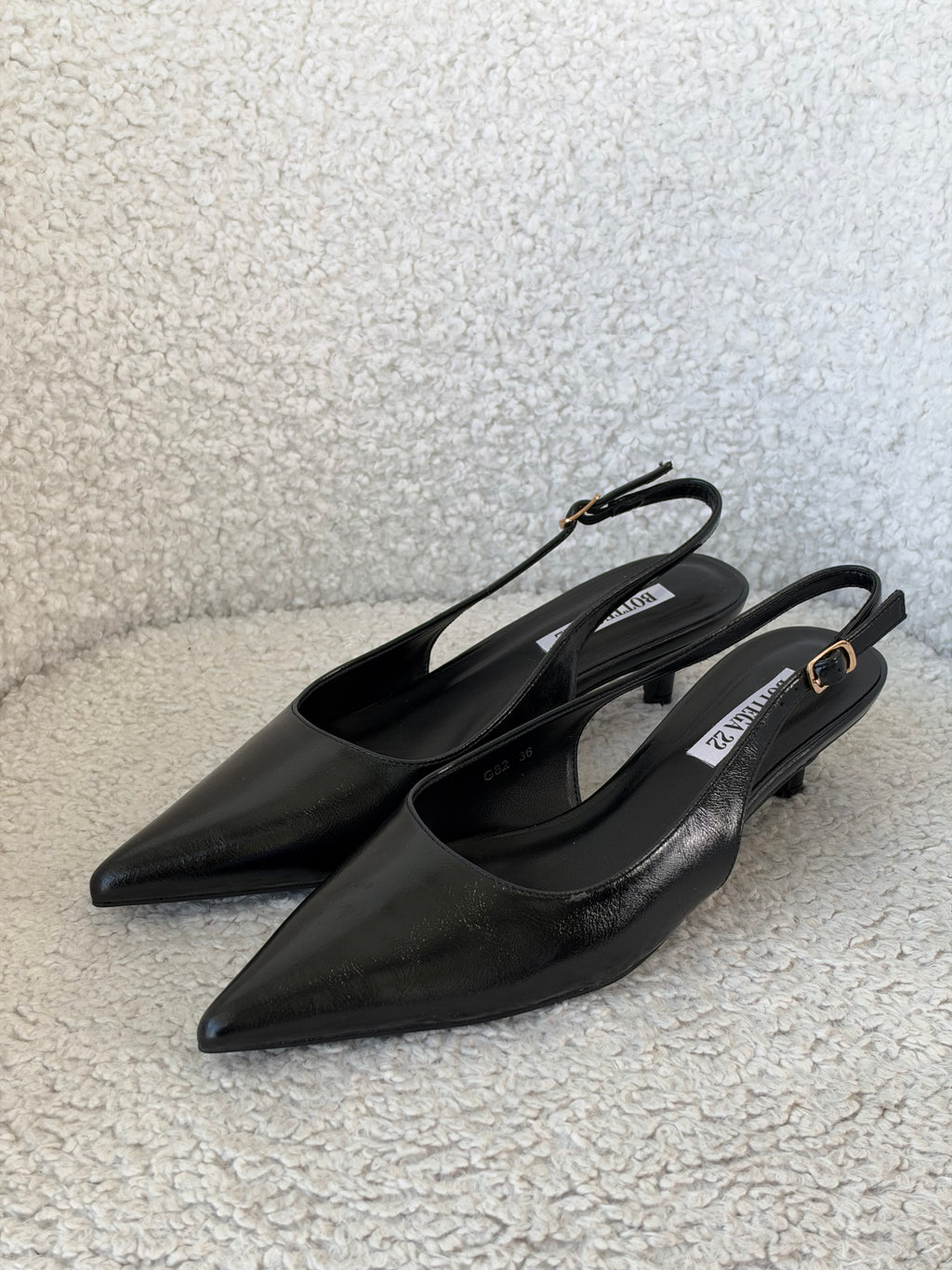 Slingback nera