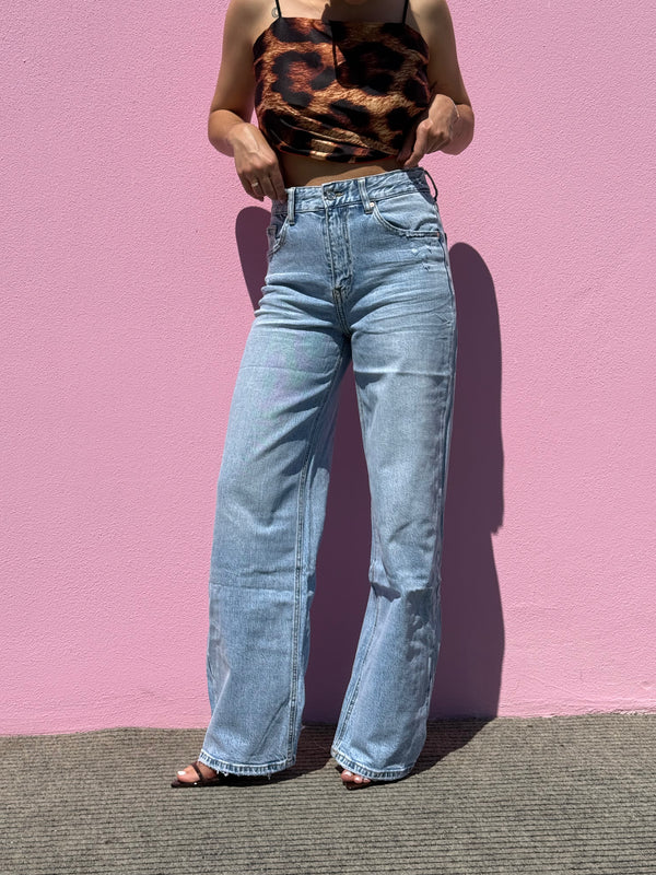 Jeans blu chiaro a palazzo